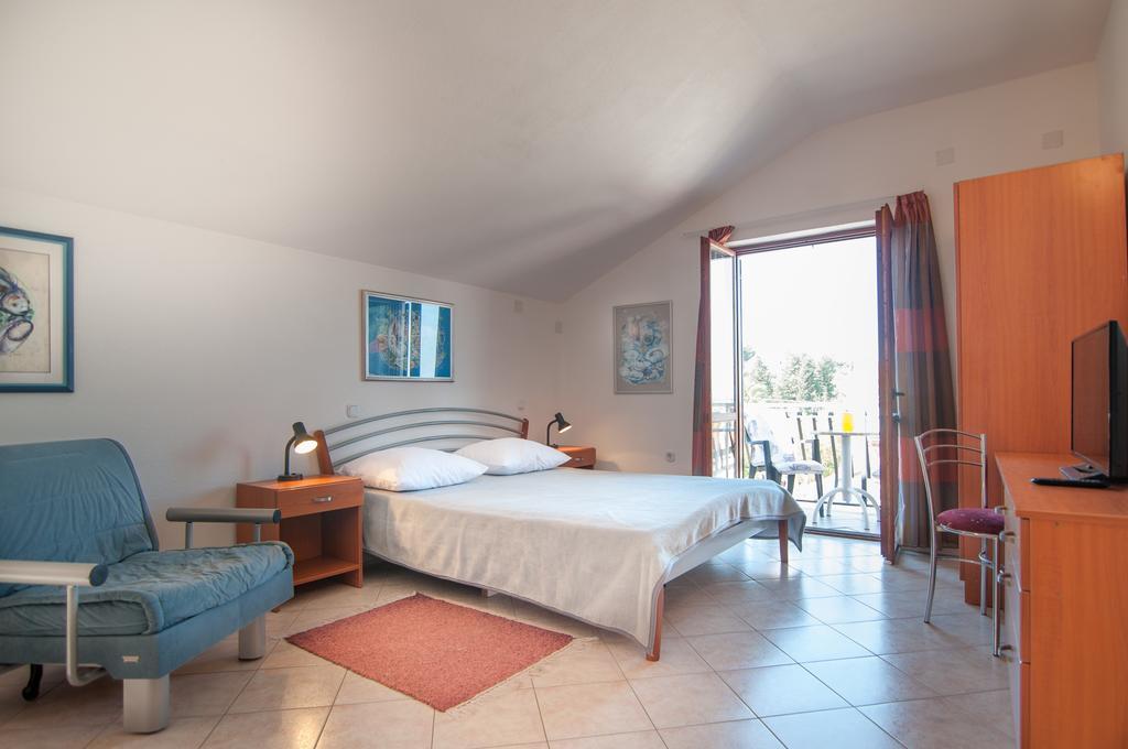 Apartments Raic Supetar Dış mekan fotoğraf